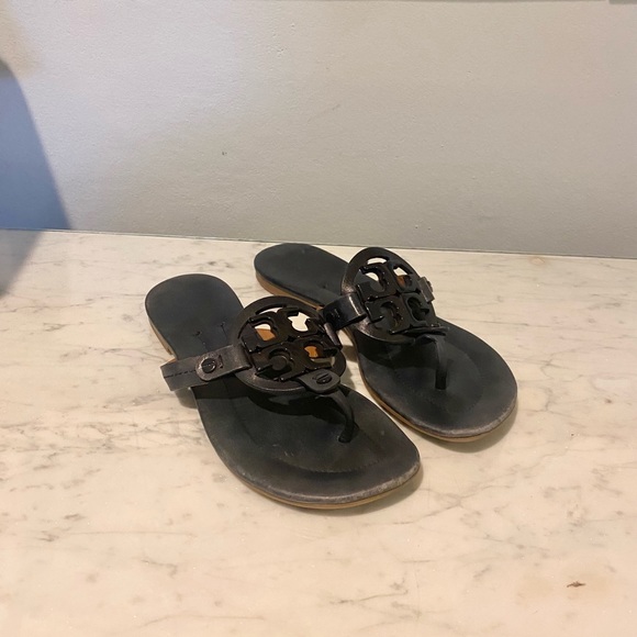 Tory Burch Miller Metal Logo Sandals Size 5.5 GUC - Picture 2 of 7